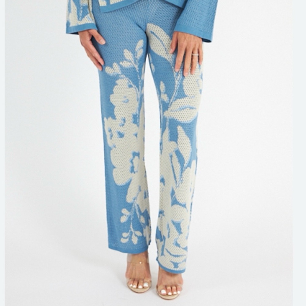 Misa Los Angeles Liam Floral Blue and White Knit Pants size M